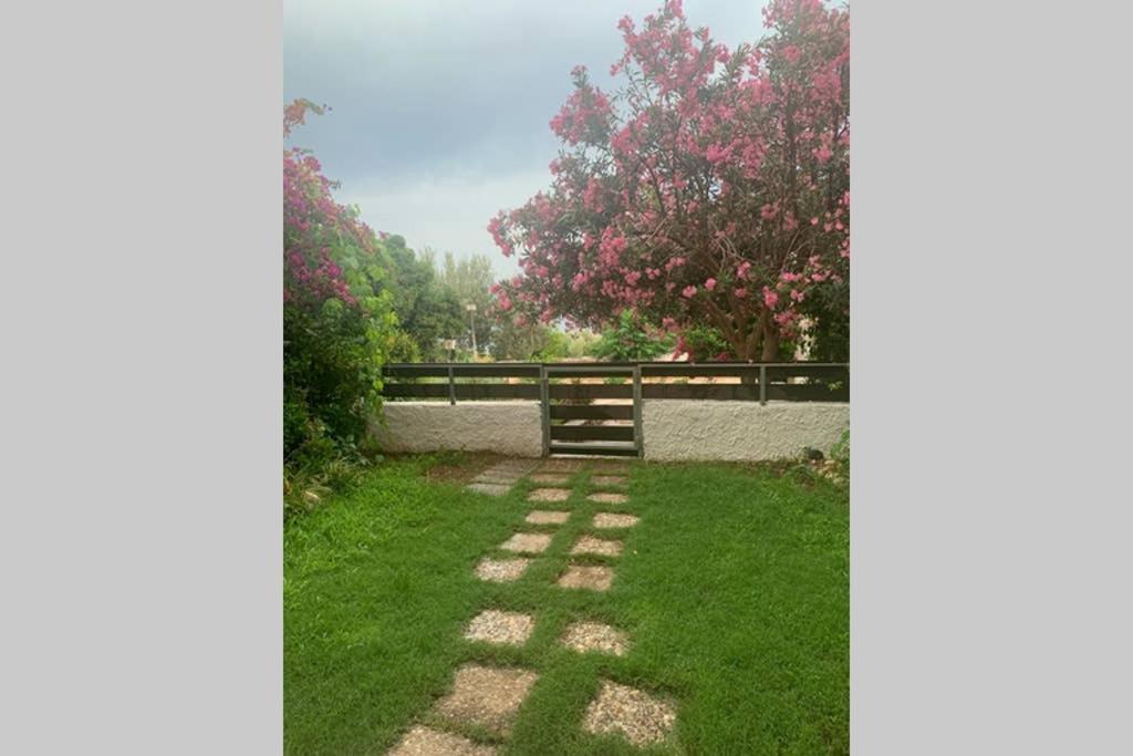 Beachfront Garden Apartment- Atlas Complex Лутракі Екстер'єр фото