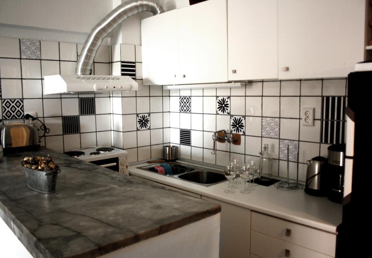 Beachfront Garden Apartment- Atlas Complex Лутракі Екстер'єр фото